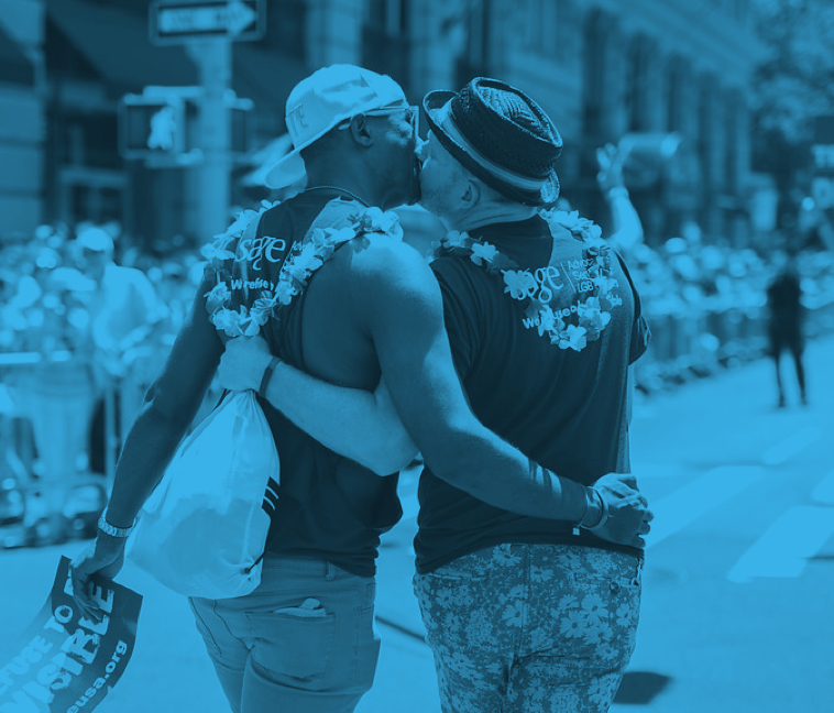 gay-couple-kissing-pride-2017-379x3242x gay-couple-kissing-pride-2017-379x3242x